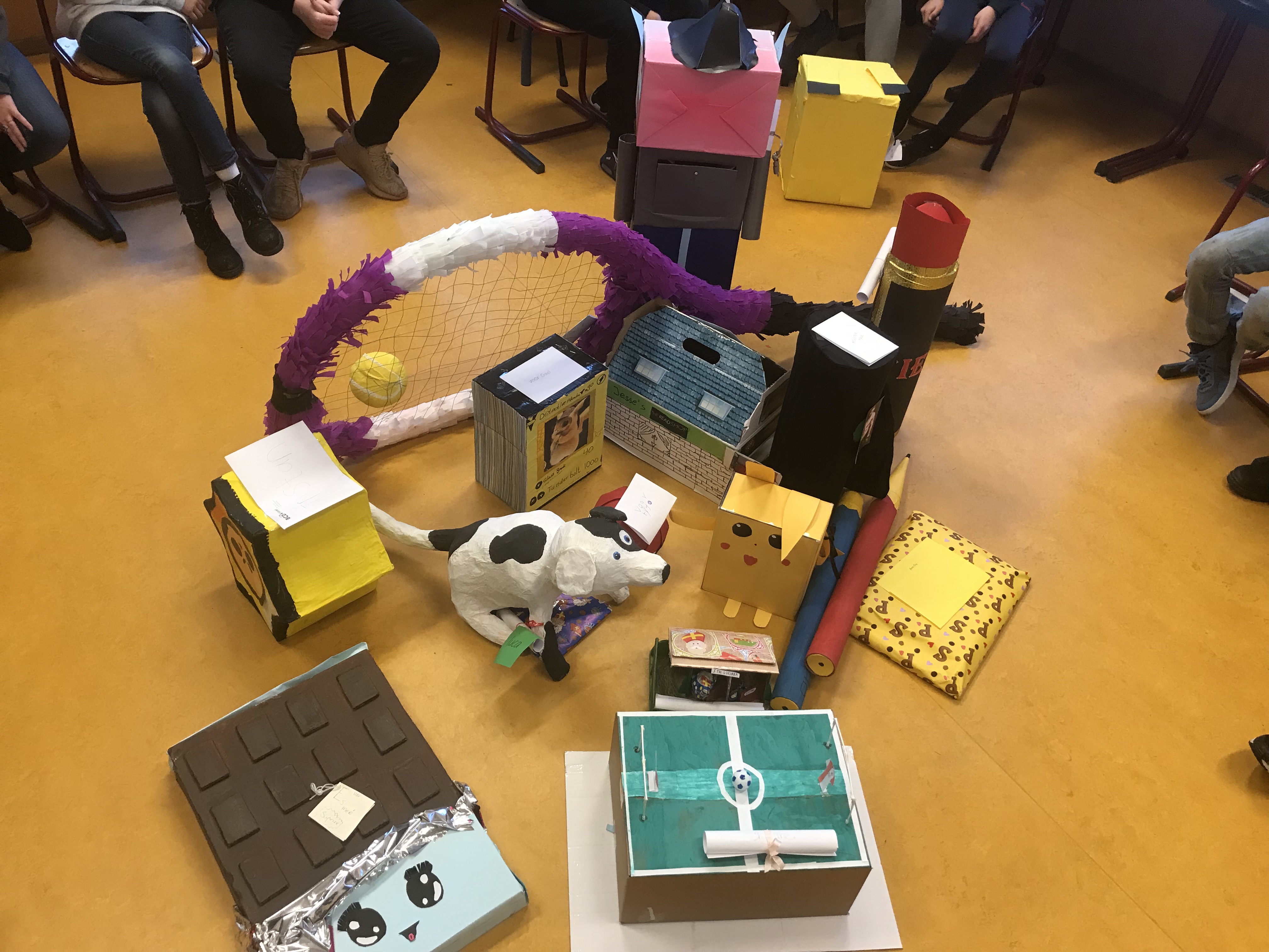Groep 8B: Surprises